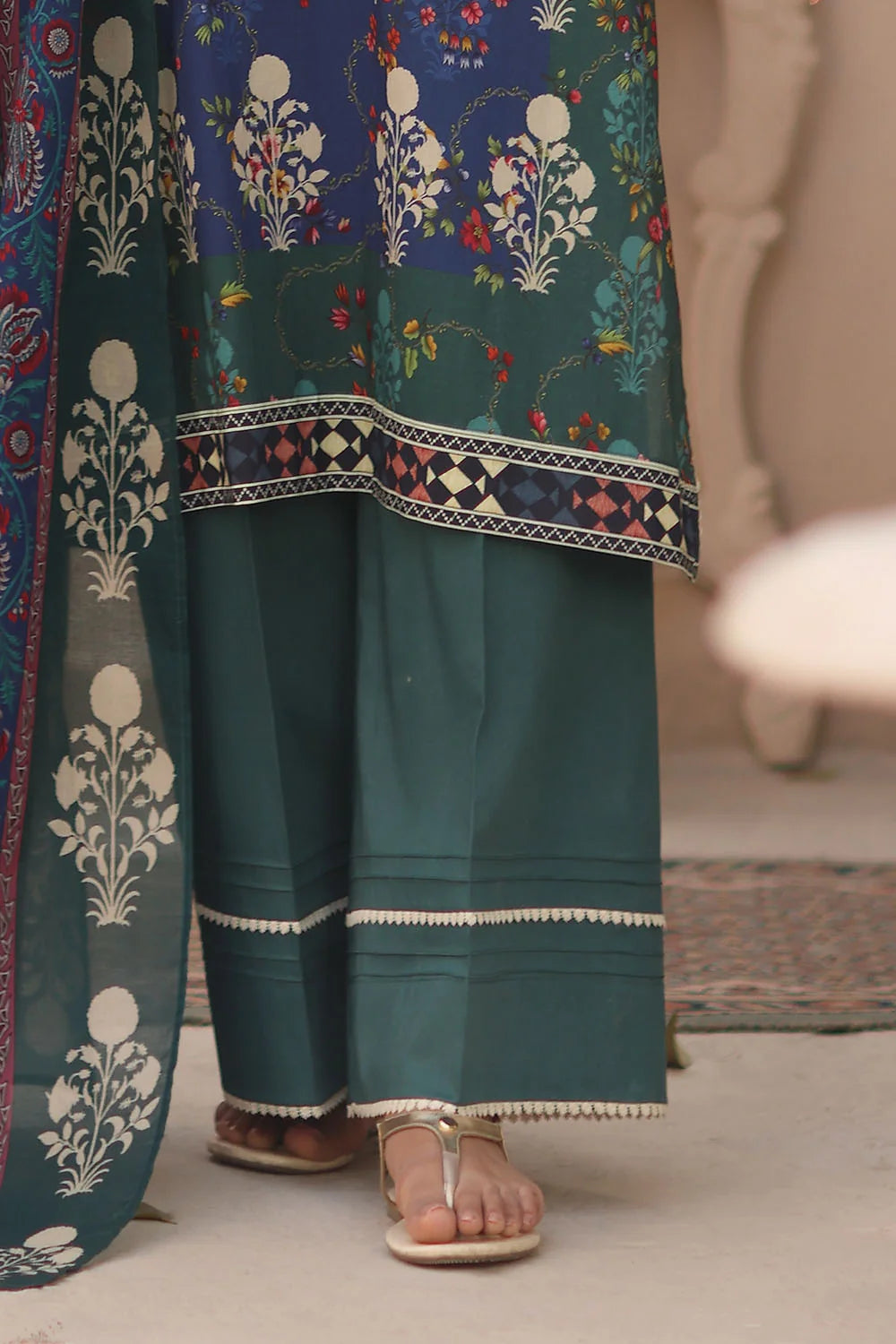 3 Piece Printed Lawn Suit with Printed Lawn DupattaD